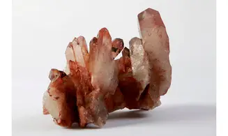 Quartz hematoide