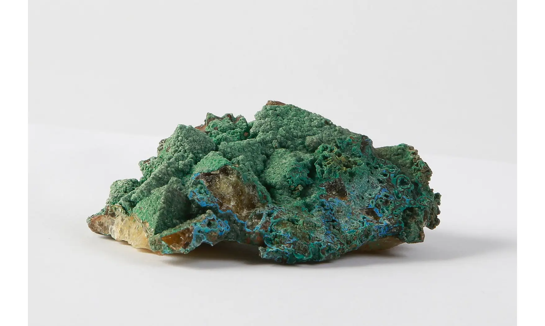Fluorine fluorite + Quart + Malachite +