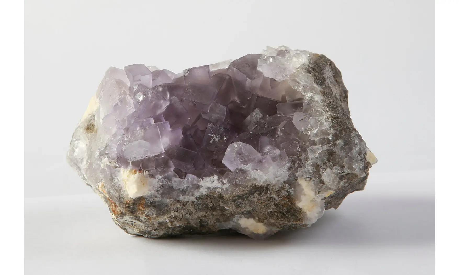 Fluorine fluorite violet
