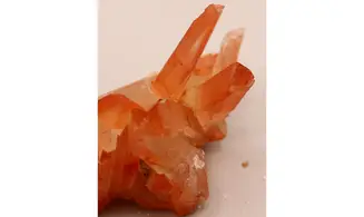 Quartz hematoide
