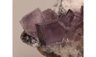 Fluorine fluorite violet