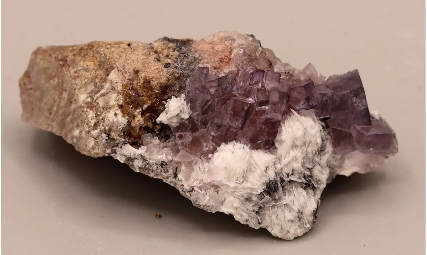 Fluorine fluorite violet