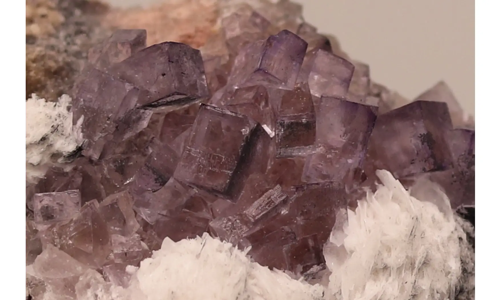 Fluorine fluorite violet