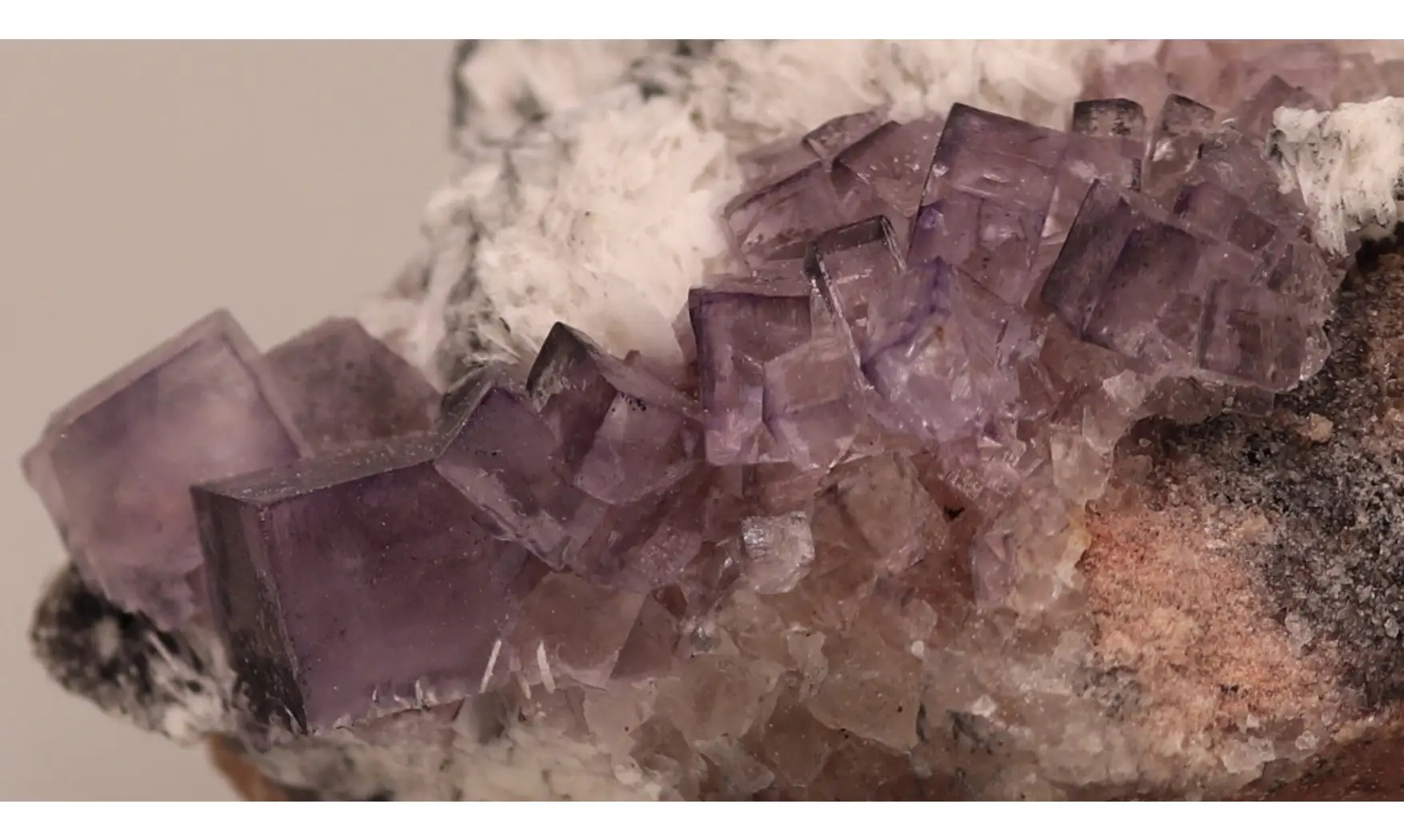 Fluorine fluorite violet