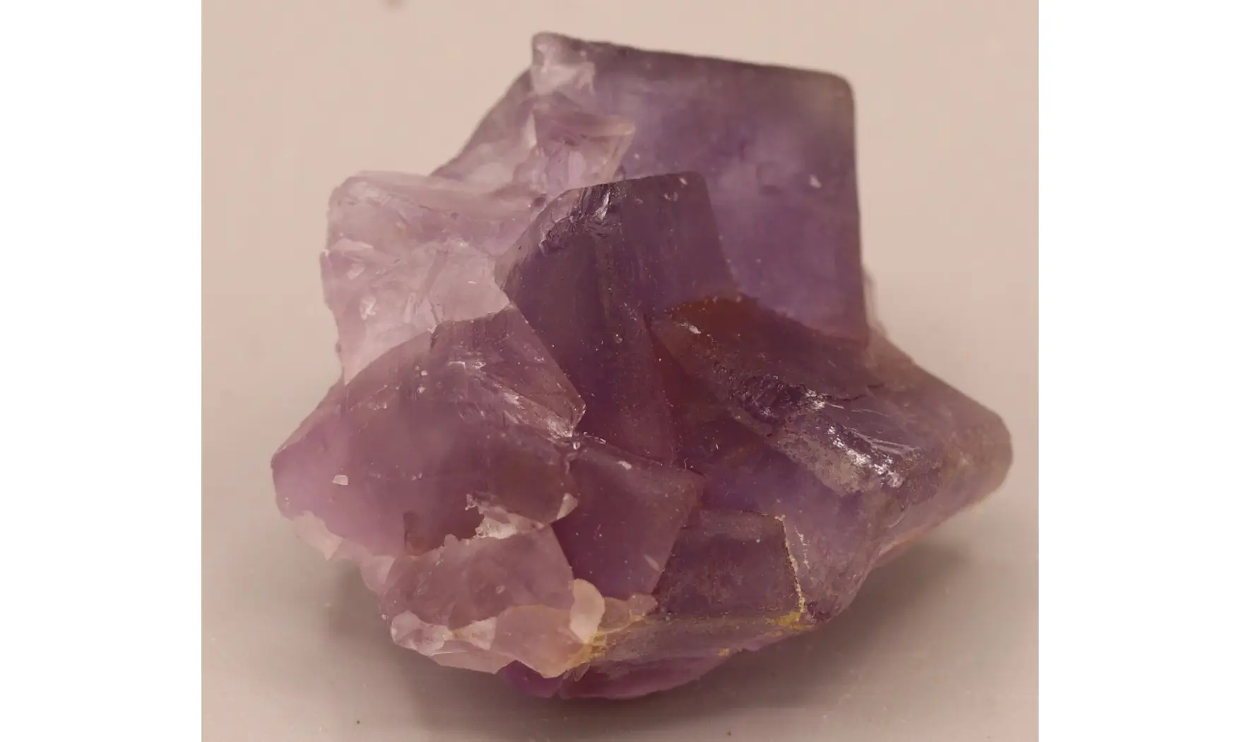 Fluorine fluorite violette