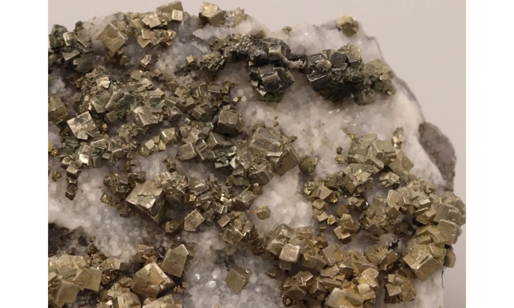 Pyrite sur quartz