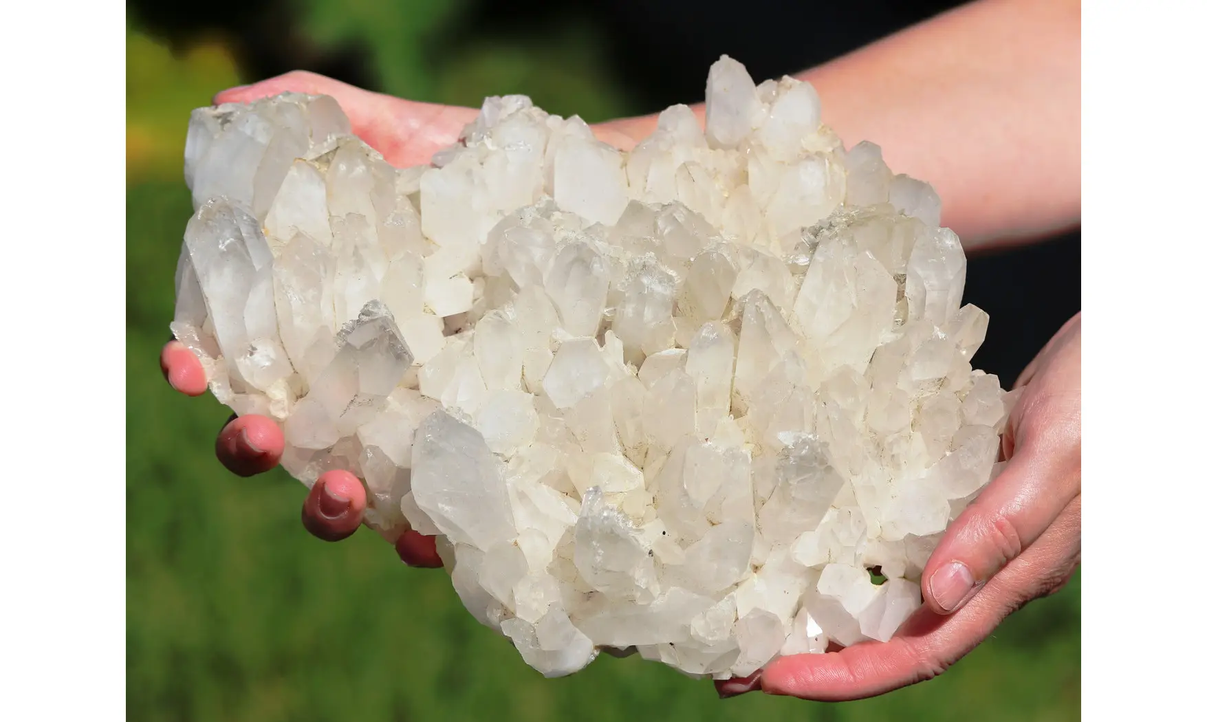 Cristaux de Quartz sur pierre